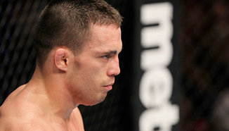 Ellenberger контузен, Tarec Saffiedine с нов опонент