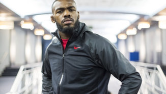 Jon Jones срещу Glover Teixeira през април