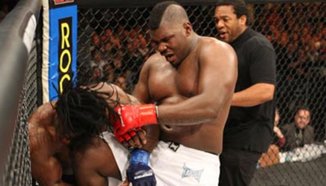 Brett Rogers настоява Overeem да освободи титлата