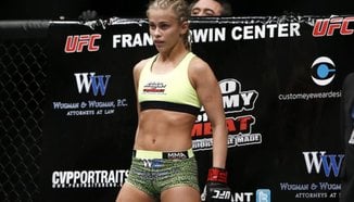 VanZant подпидса договор с Reebok