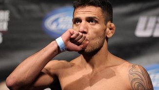 Dos Anjos: Пренаписвам историята на UFC