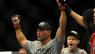 Robbie Lawler има само една стратегия