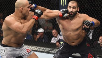 Багата загуби дебюта си в UFC след 5 рунда с Junior dos Santos