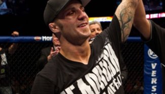 Demetrious Johnson заменя Eddie Wineland в WEC 52