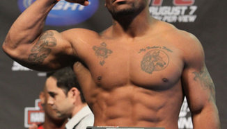 Rodney Wallace заменя Teixeira срещу David Heath в MFC 27