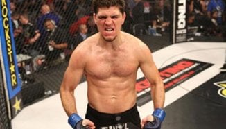 Nick Diaz преподписа със Strikeforce