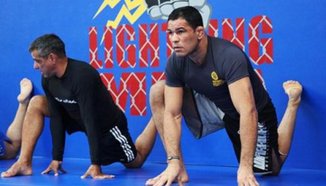 Mino работи здраво за да се бие в UFC: Rio