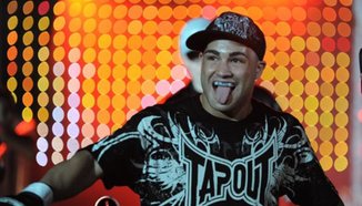 Шампионът на Bellator в леката категория Eddie Alvarez нападна UFC