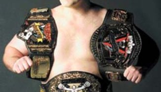 Dan Severn пише история: на победа от юбилейна 100-тна победа в ММА