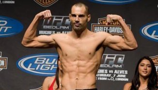 Mike Swick срещу Erick Silva в UFC 134