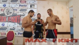 Жега и емоции на официалния кантар преди „МаxFight 23“