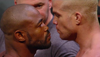 Снимки и видео от кантара преди UFC 133: "Evans vs. Ortiz 2"