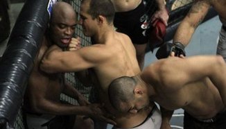 Anderson Silva срещу Junior dos Santos (снимки)