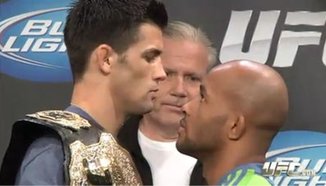 Снимка на деня: Dominick Cruz vs Demetrious Johnson