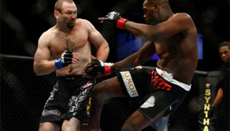 Jon Jones е боец на годината