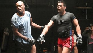 Silva прави видео с инструкции за Machida