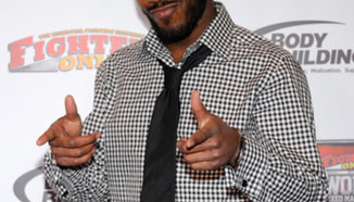 Jon Jones фаворит срещу Evans сред букмейкърите