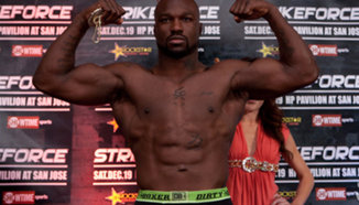 King Mo с опасност за живота след операция