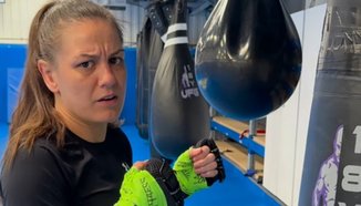 TikTok звездата Алис Арделеан влиза в клетката на UFC 304 в Манчестър