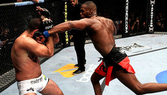 Jon Jones се извини за инцидента