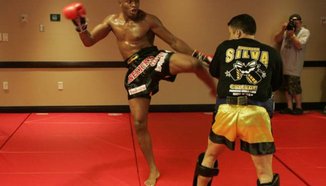 Adnerson Silva не е толкова глупав, че да се бие с Weidman